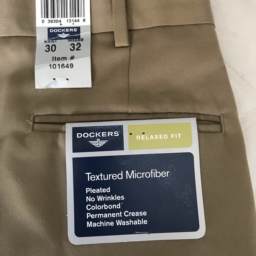 Men’s New with tags Microfiber Dockers